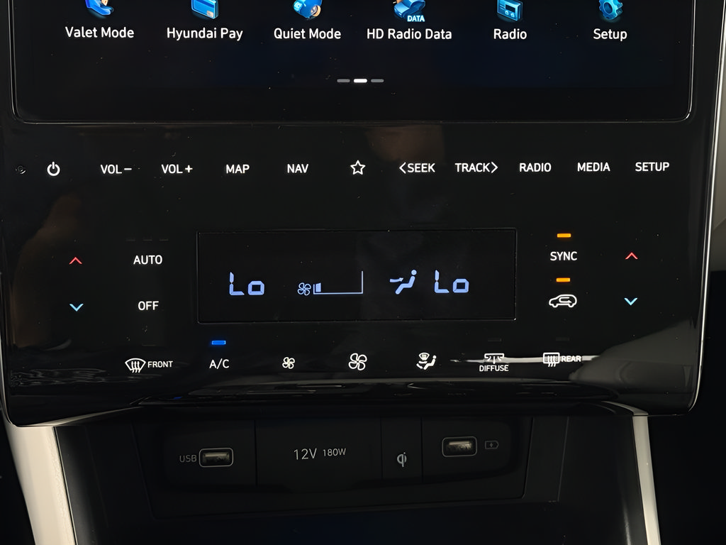 Certified 2023 Hyundai Tucson Limited AWD/4WD image 33