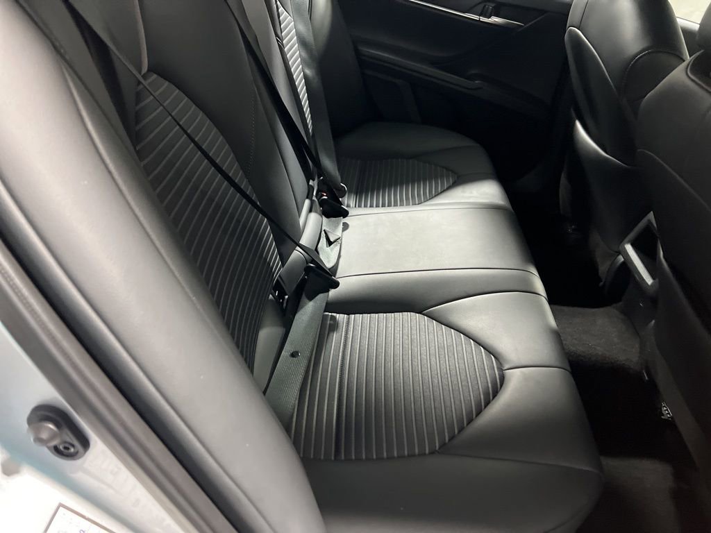 Used 2024 Toyota Camry SE image 12