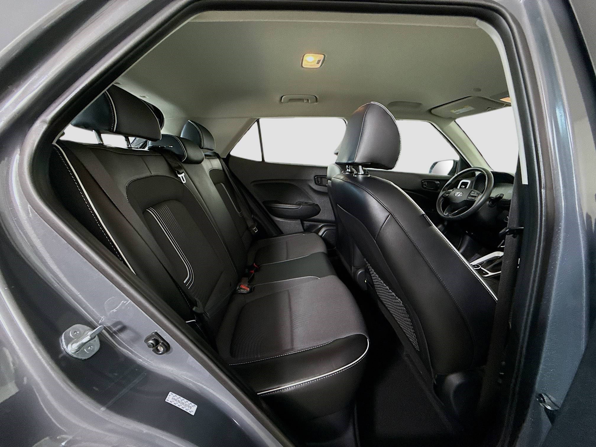 Used 2024 Hyundai Venue Limited image 25