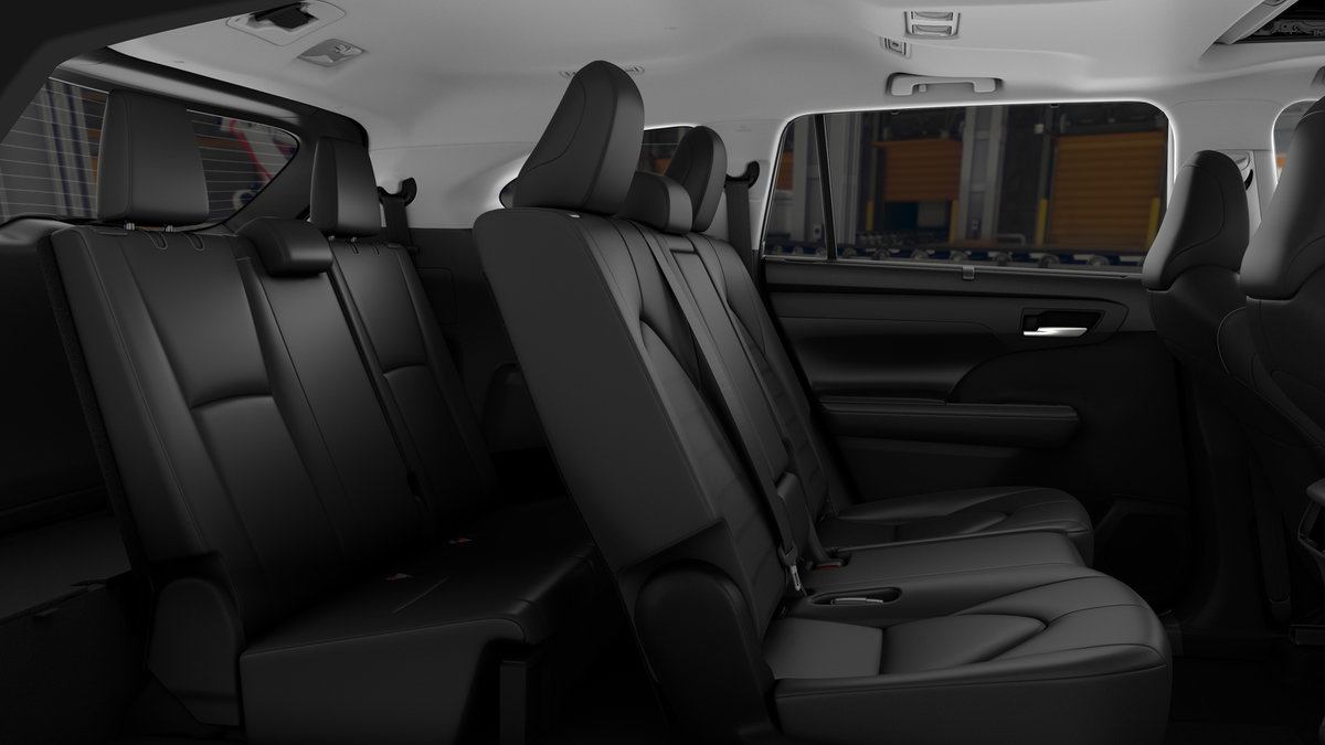 New 2026 Toyota Highlander AWD image 2