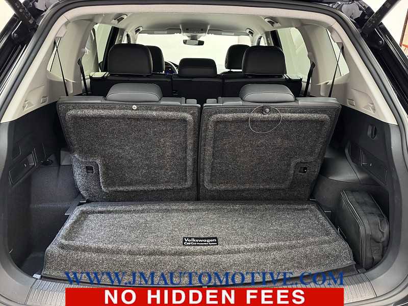 Used 2024 Volkswagen Tiguan SE image 17