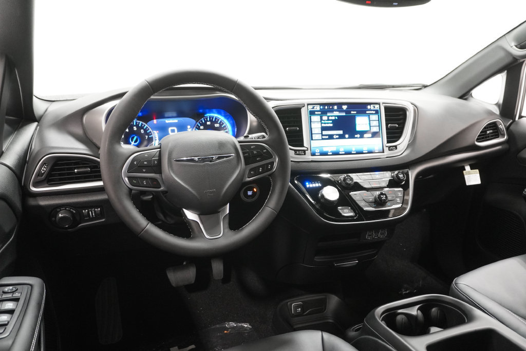 New 2026 Chrysler Voyager LX FWD image 7