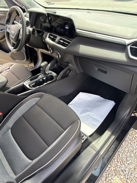 Used 2026 Chevrolet TrailBlazer LS FWD image 25