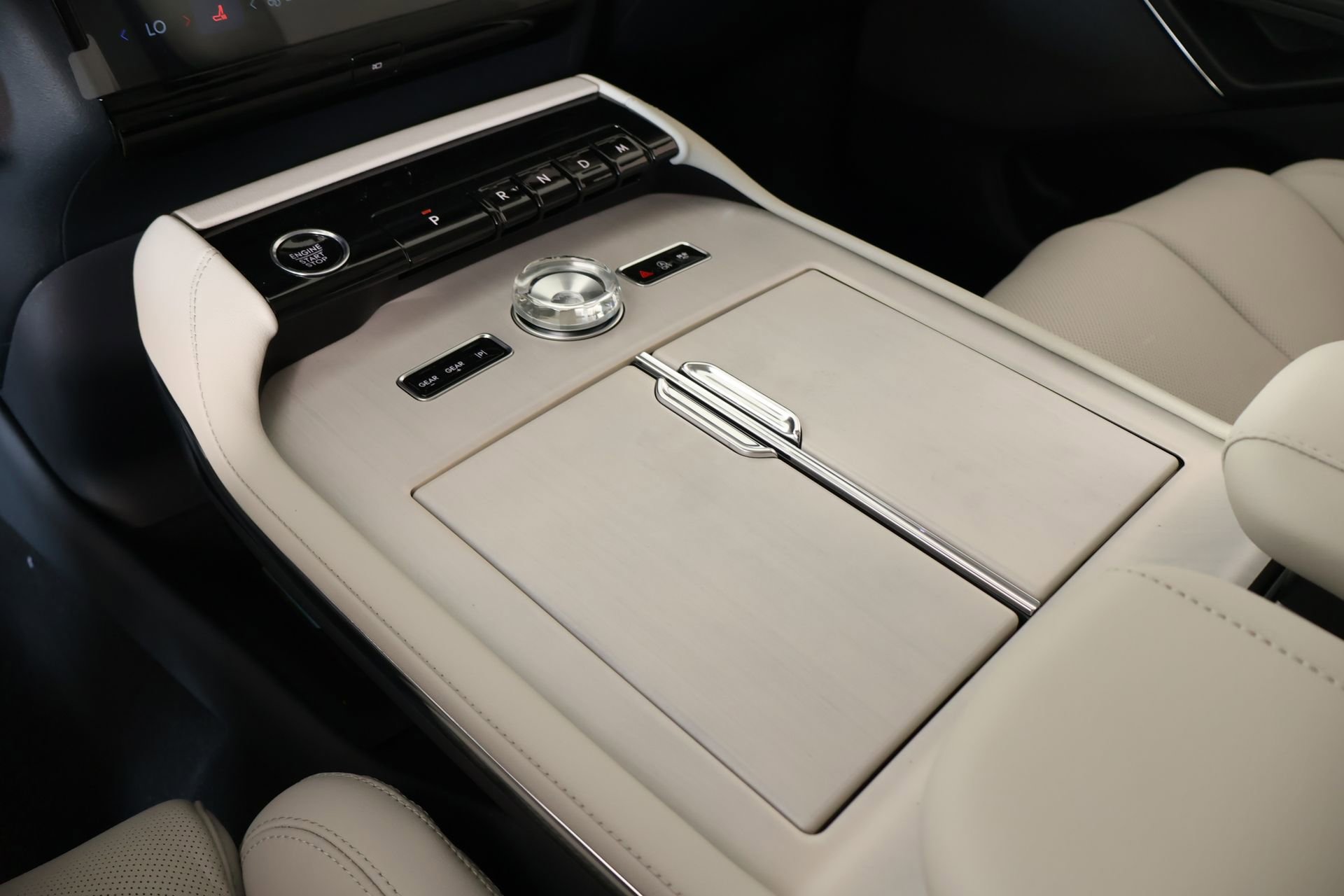 New 2026 Lincoln Navigator Reserve AWD/4WD image 8