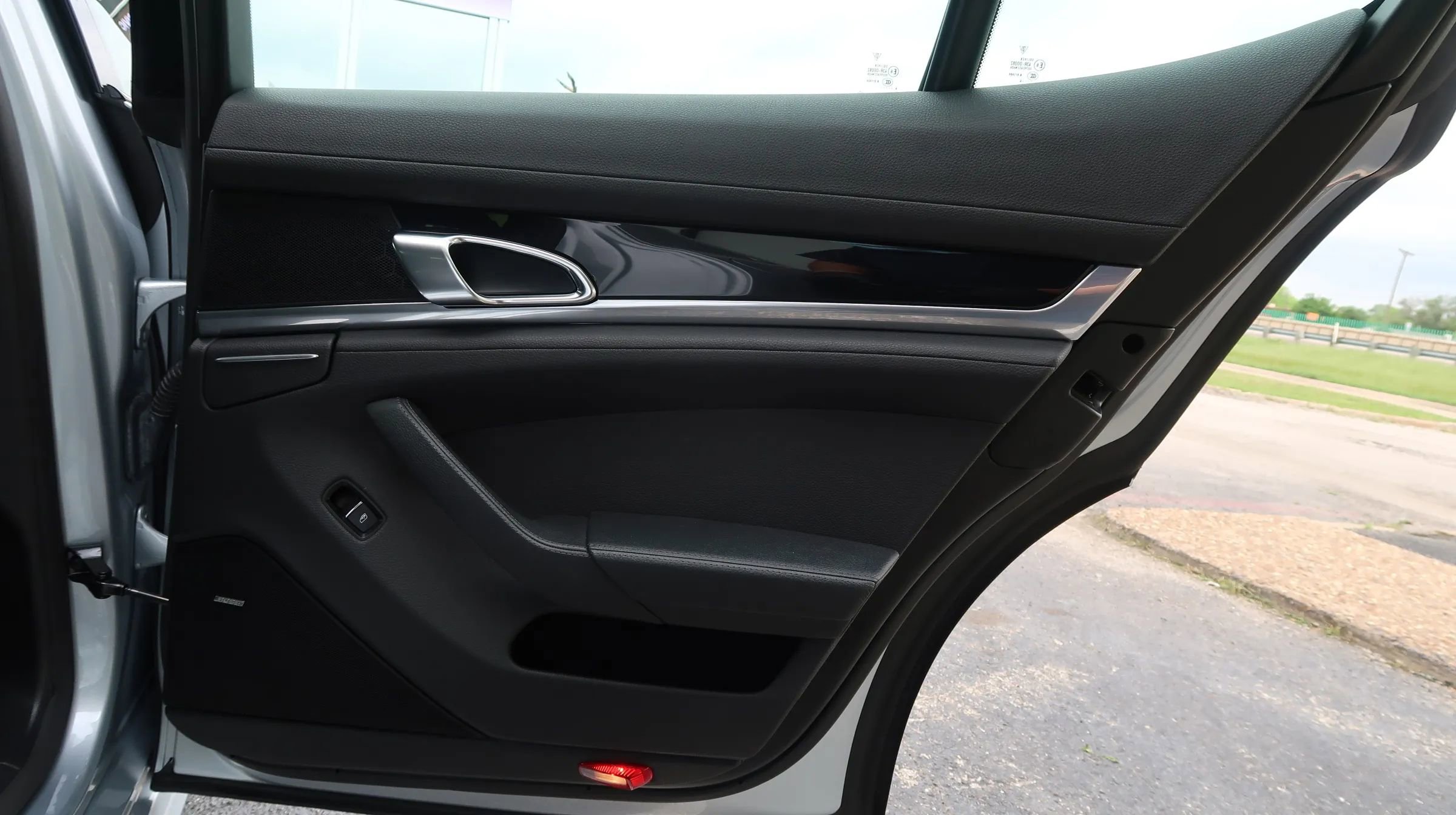 Used 2015 Porsche Panamera S image 55