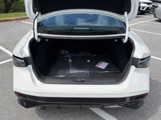 New 2027 Nissan Sentra SR w/ SR Premium Package FWD image 6