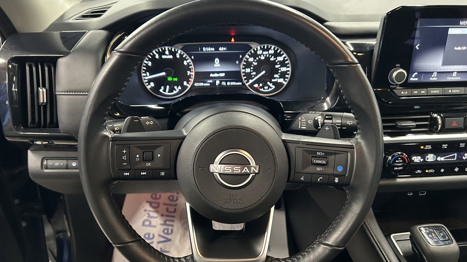 Used 2025 Nissan Pathfinder SV image 18