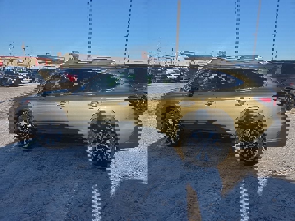 Used 2023 Subaru Outback Touring w/ Popular Package #2 image 8