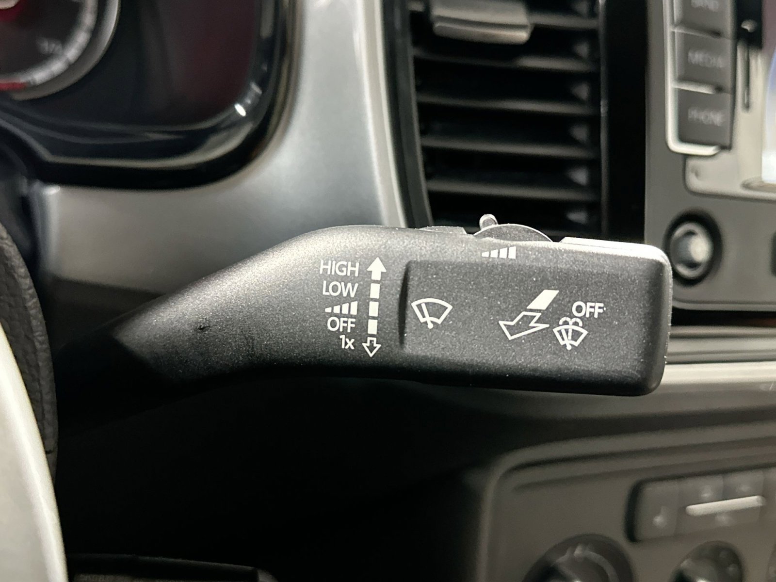 Used 2015 Volkswagen Beetle 1.8T Classic image 25