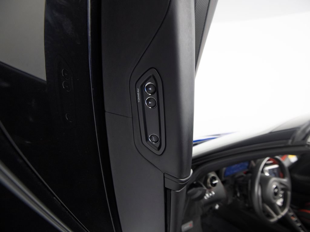 Used 2020 McLaren 720S Performance RWD image 11
