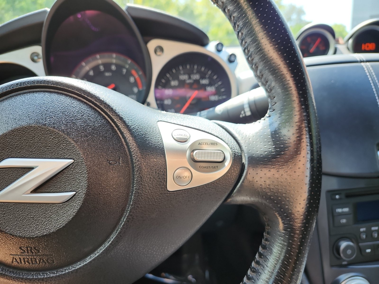 Used 2015 Nissan 370Z Coupe RWD image 22
