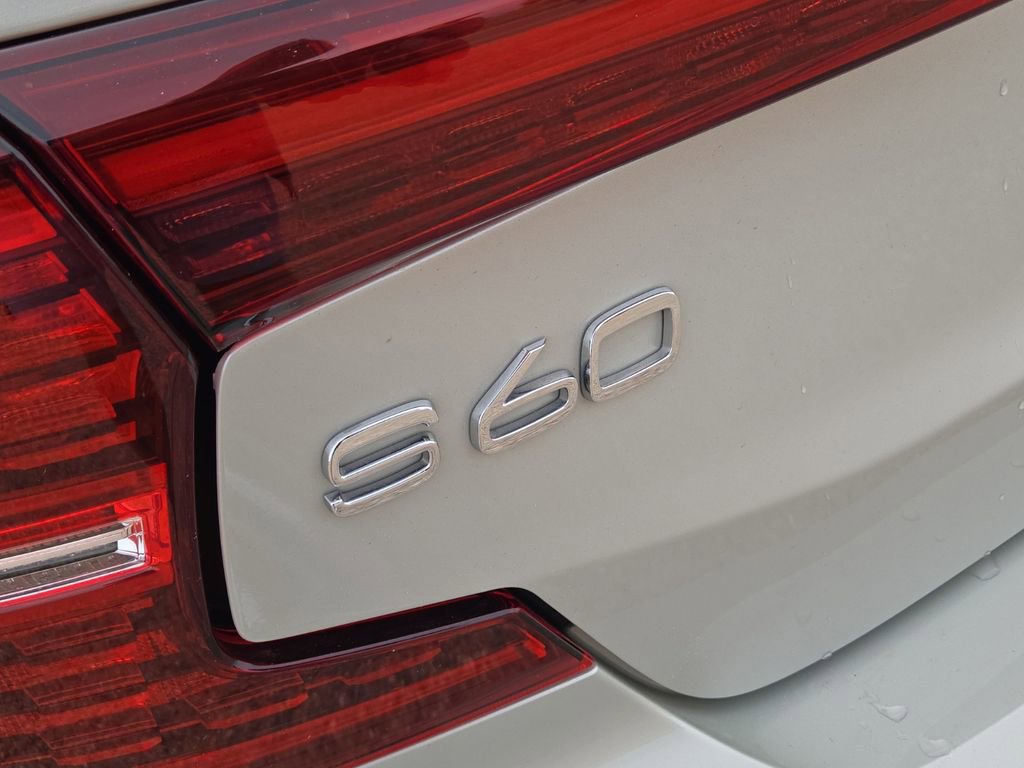 Used 2022 Volvo S60 B5 Inscription FWD image 12