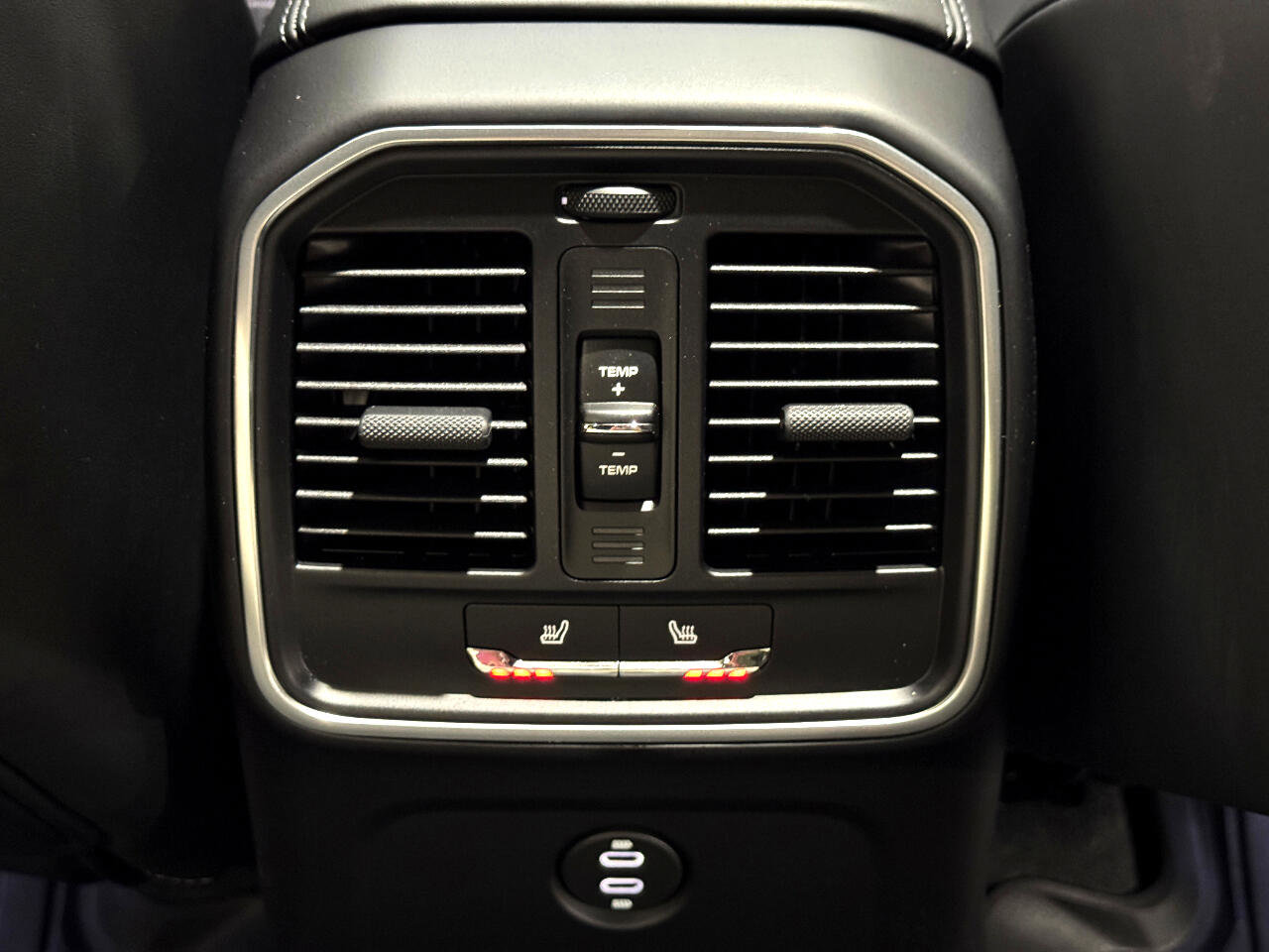 Used 2023 Porsche Macan image 41