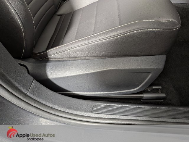 Used 2024 Volkswagen Jetta SE FWD image 37