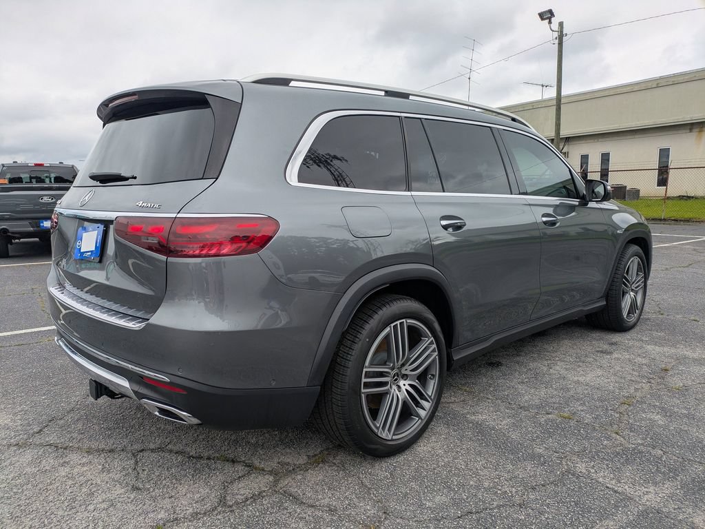 Used 2025 Mercedes-Benz GLS 450 4MATIC image 4