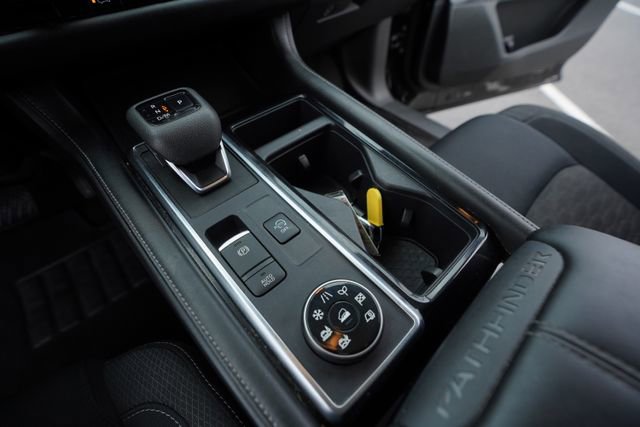 Used 2023 Nissan Pathfinder SV image 30