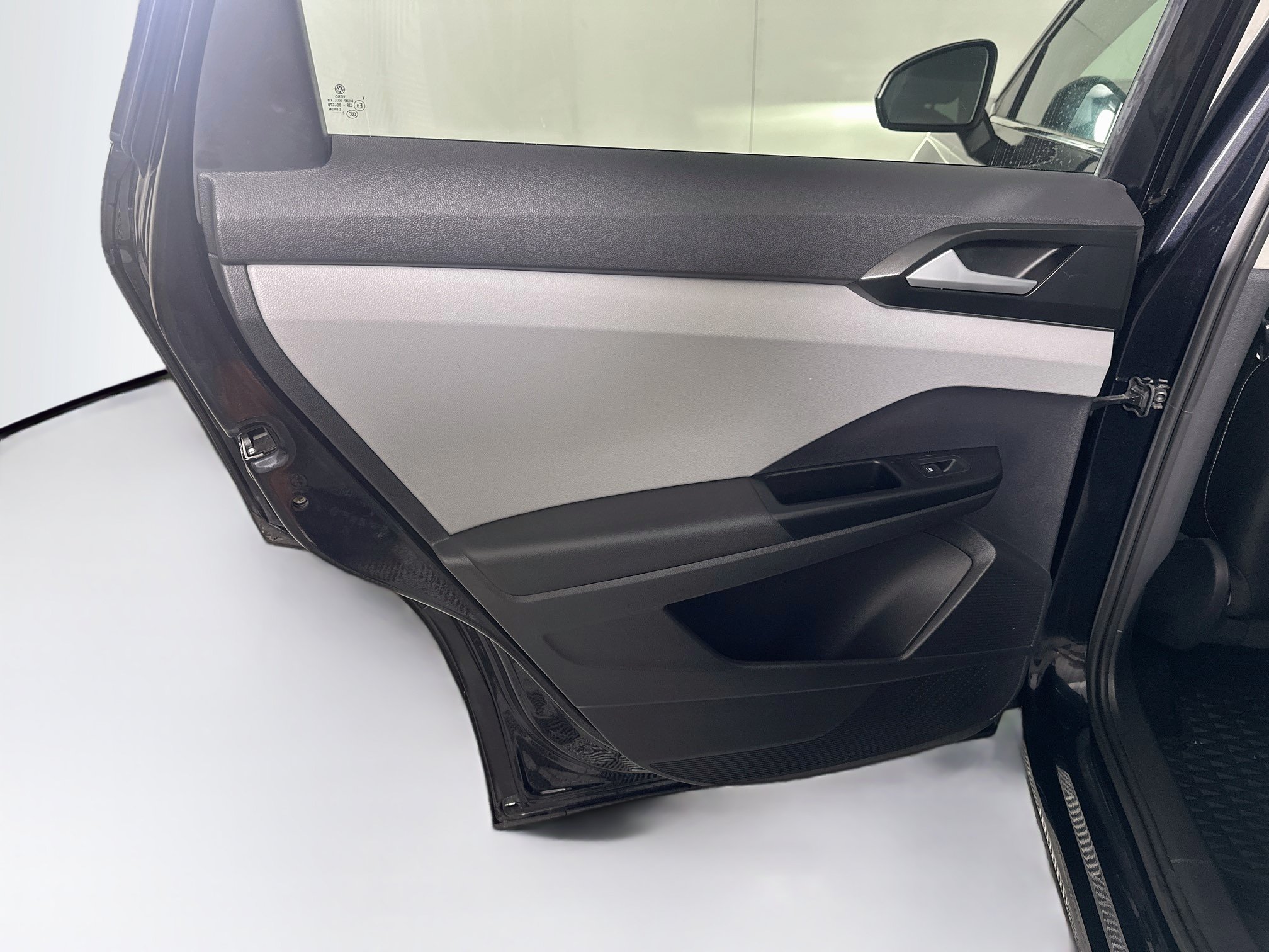 Used 2022 Volkswagen Taos SE FWD image 26