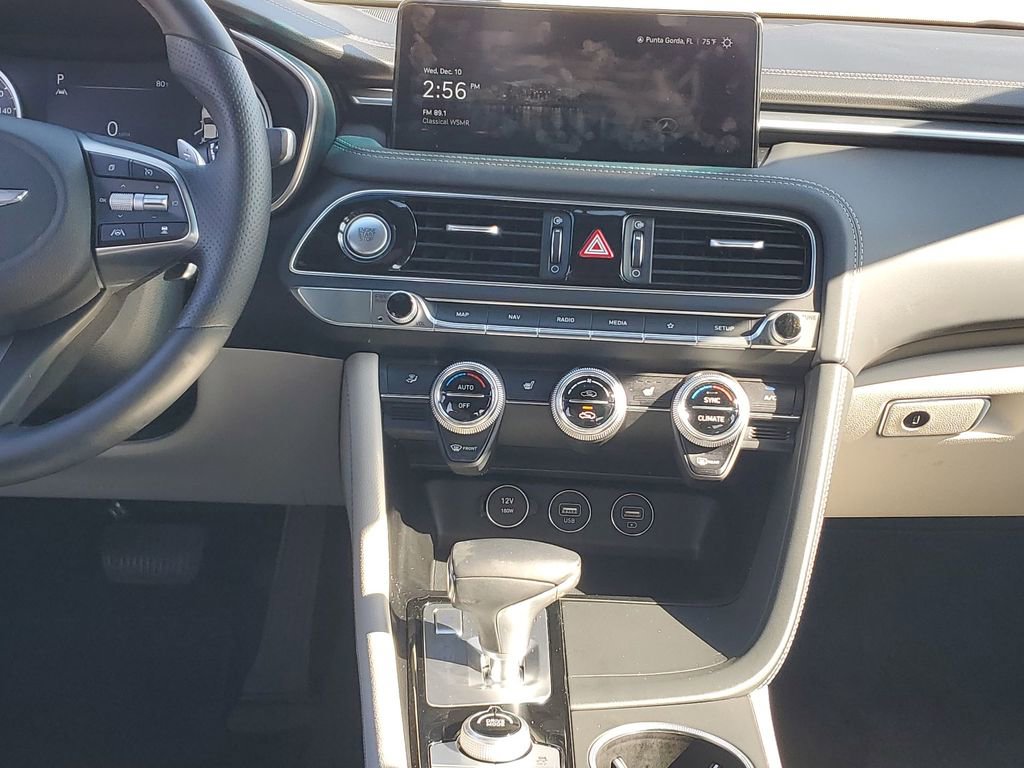 Used 2023 Genesis G70 2.0T image 28