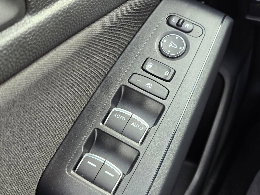 Certified 2025 Honda Civic Sport image 30