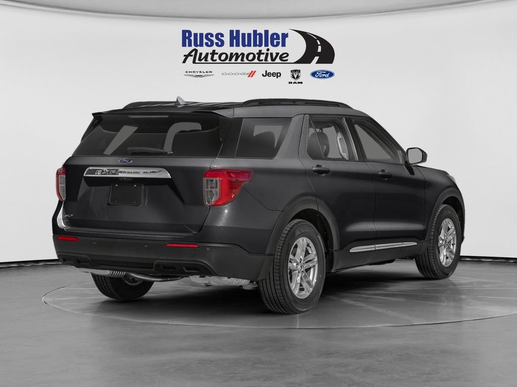 Used 2023 Ford Explorer XLT w/ Equipment Group 202A AWD/4WD image 2