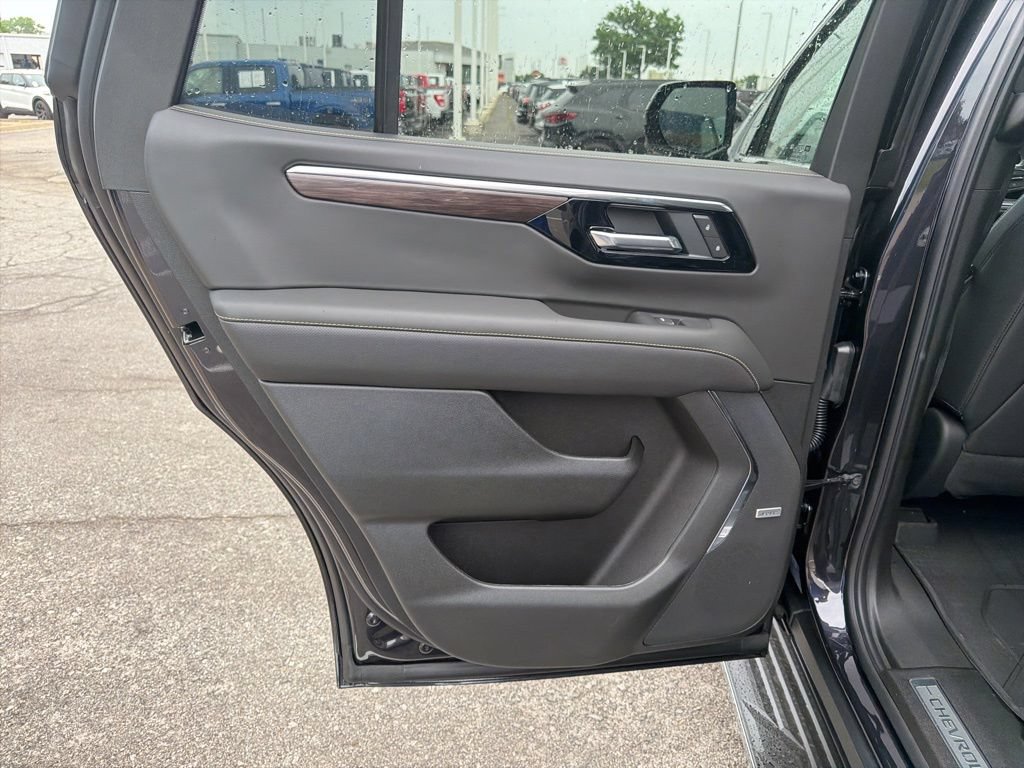 New 2026 Chevrolet Tahoe Premier w/ Sun And Tow Package AWD/4WD image 22