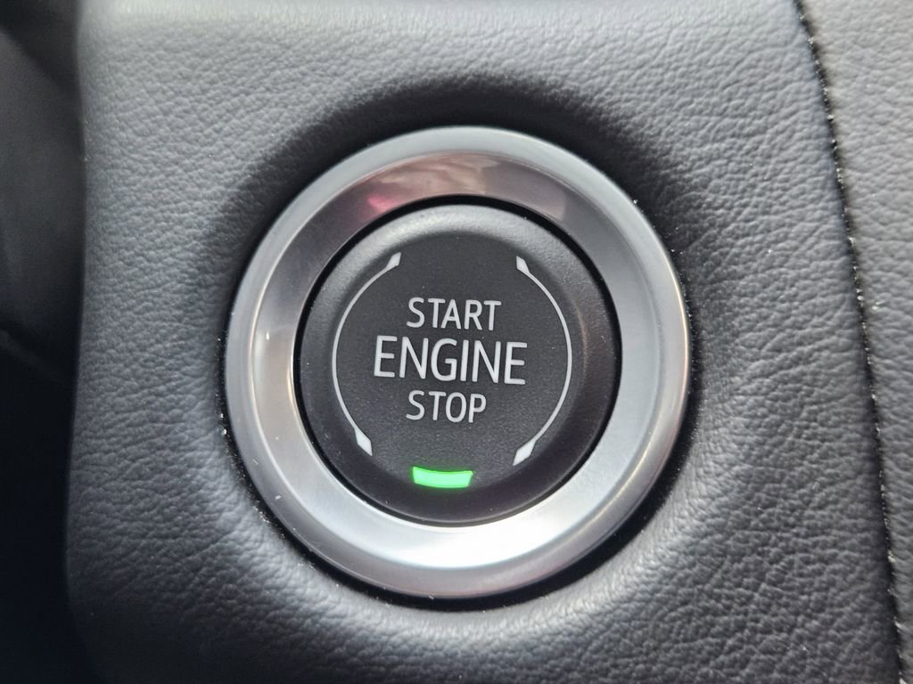 Used 2024 Chevrolet Tahoe Premier AWD/4WD image 25