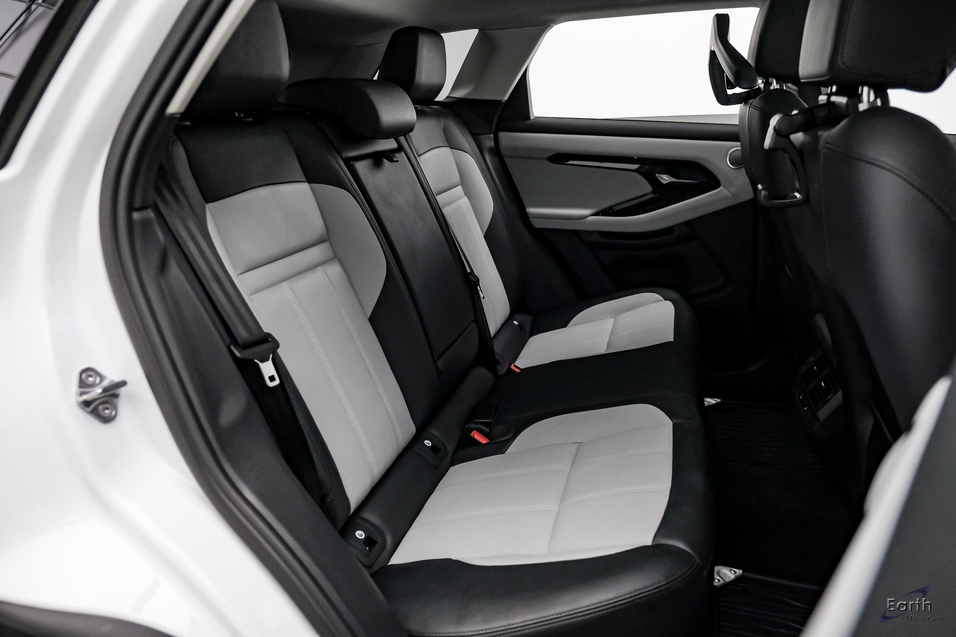 Used 2024 Land Rover Range Rover Evoque Dynamic SE image 69