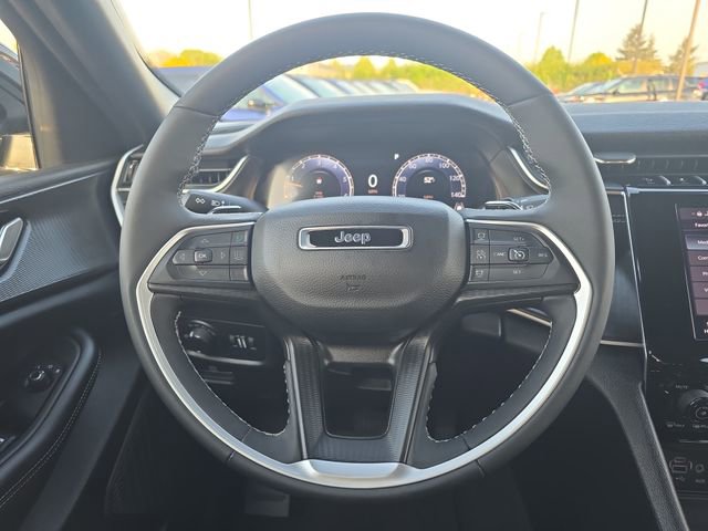 Used 2024 Jeep Grand Cherokee Altitude AWD/4WD image 18