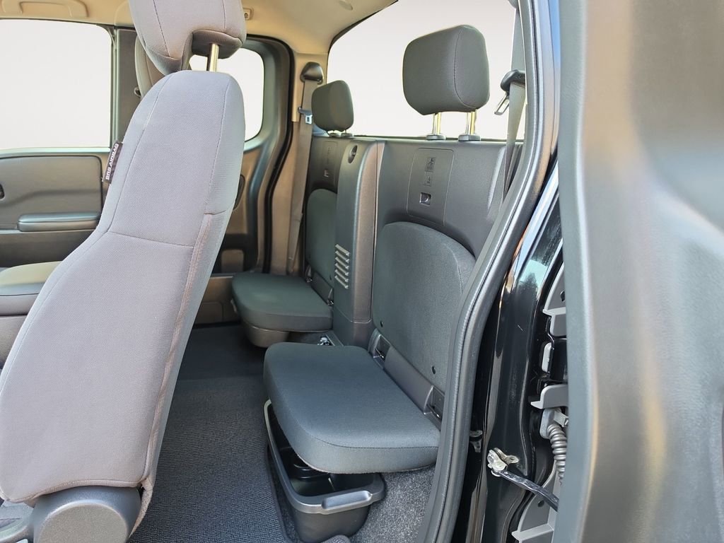 Used 2024 Nissan Frontier S AWD/4WD image 13