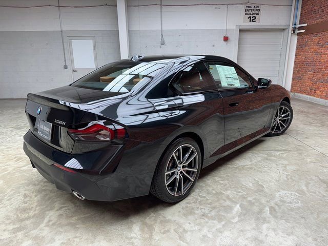 Used 2025 BMW 230i xDrive Coupe w/ Premium Package image 5