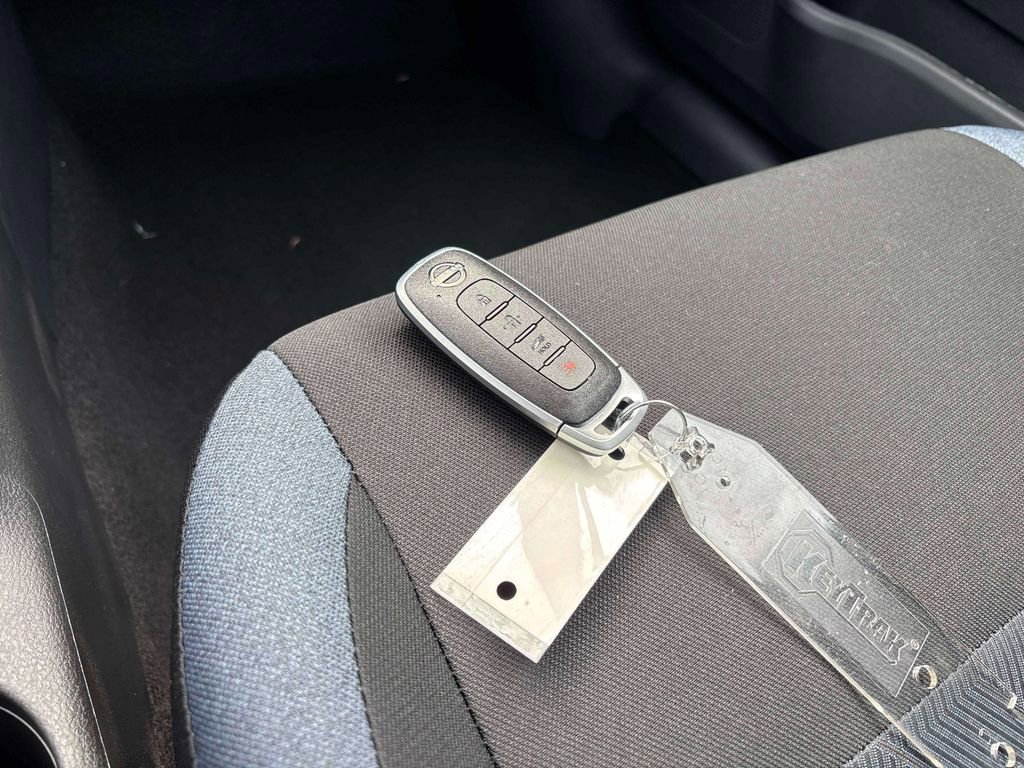 Used 2025 Nissan Versa SV w/ Trunk Package image 26