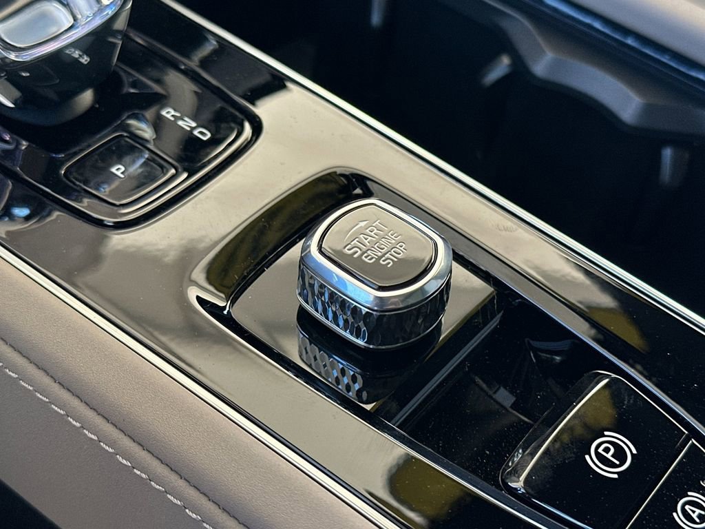New 2026 Volvo XC90 T8 Plus w/ Protection Package Premier image 23