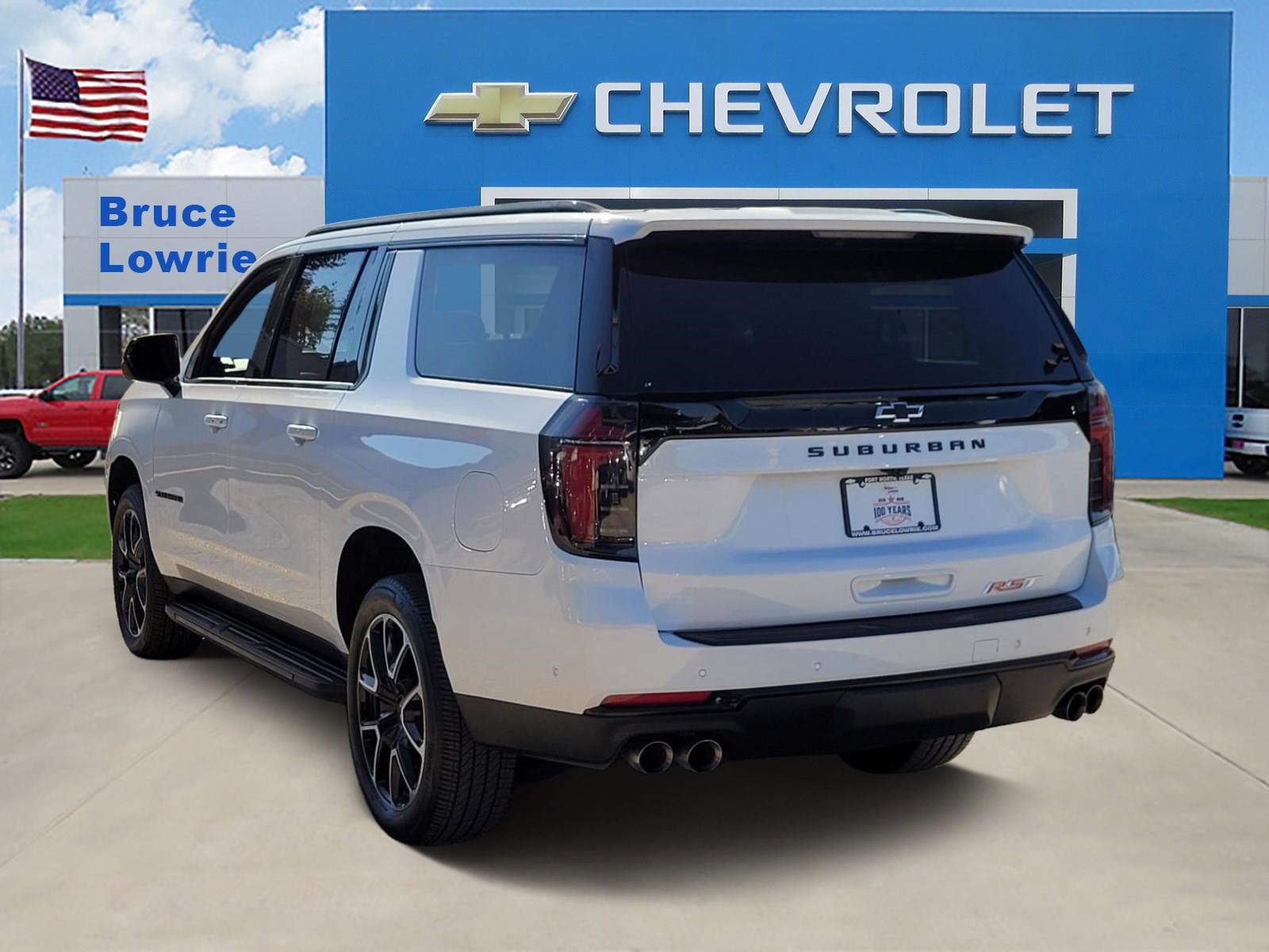 Used 2026 Chevrolet Suburban RST RWD image 5