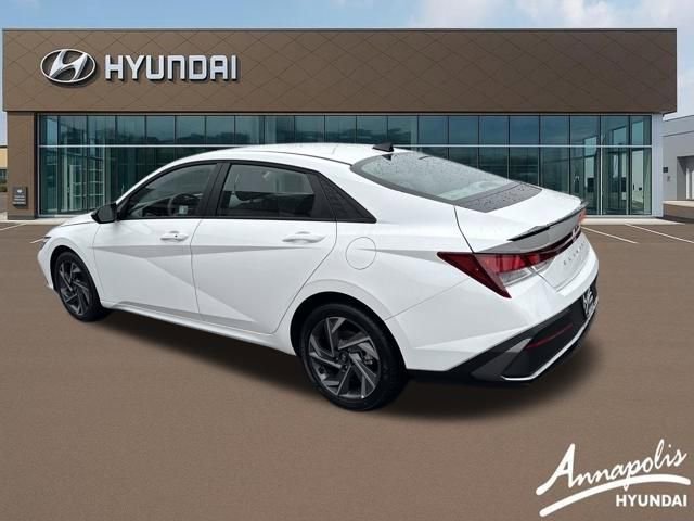 Certified 2025 Hyundai Elantra Sport image 3
