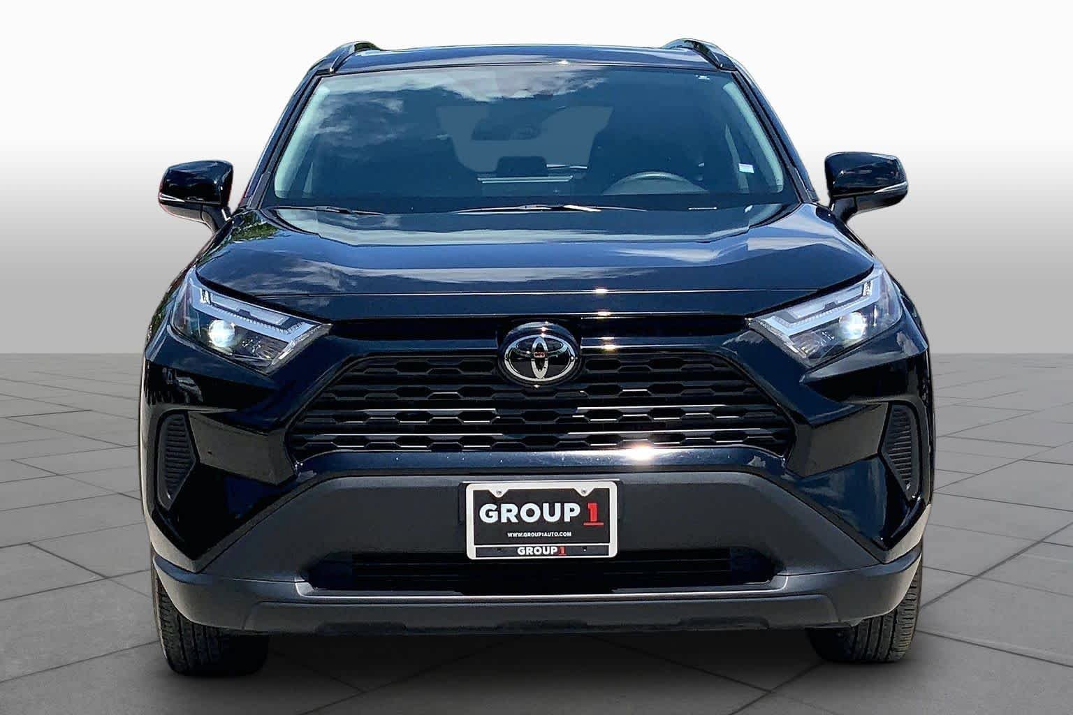 Used 2024 Toyota RAV4 XLE w/ Convenience Package FWD image 4
