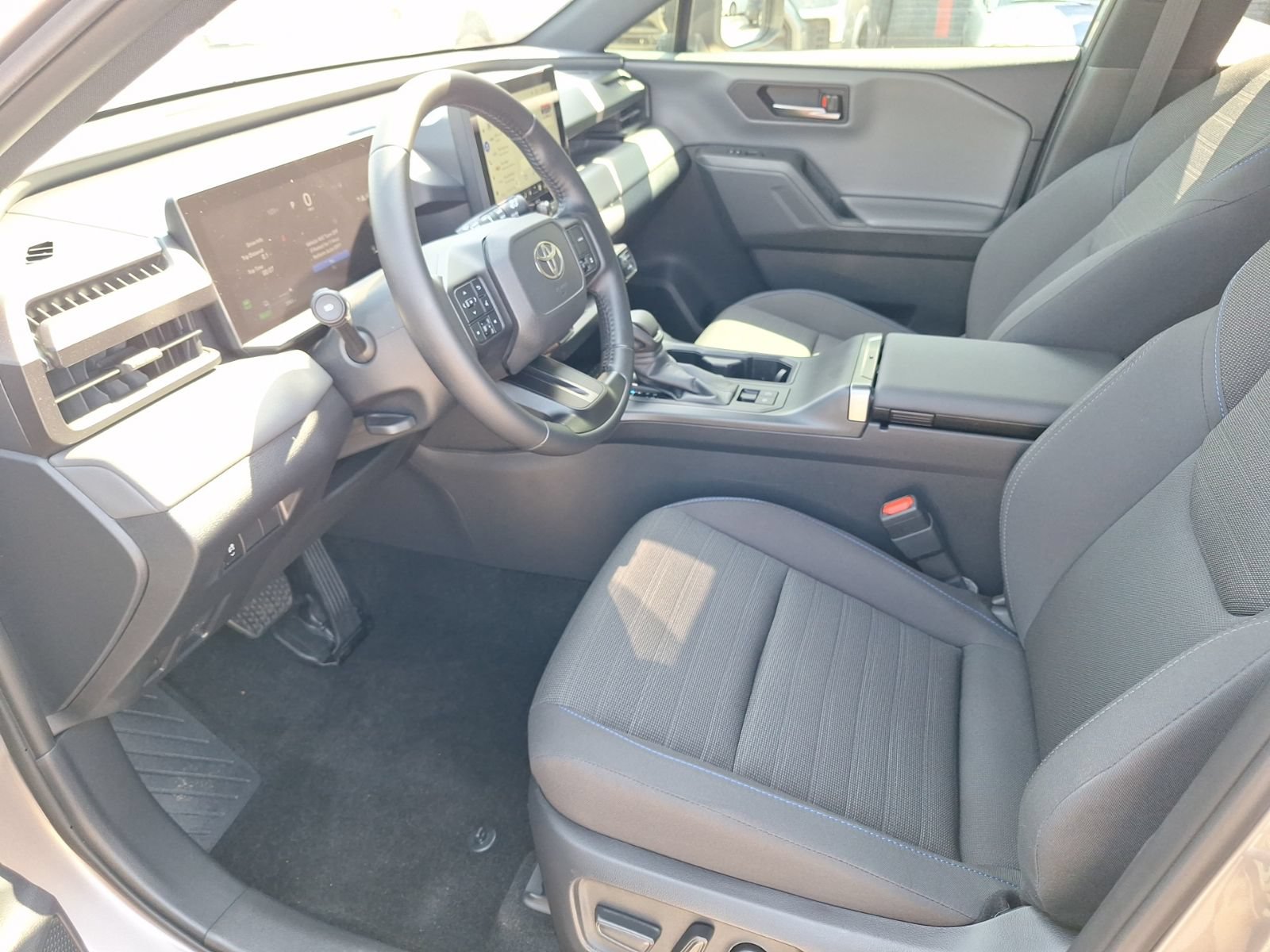 Used 2026 Toyota RAV4 SE AWD/4WD image 15