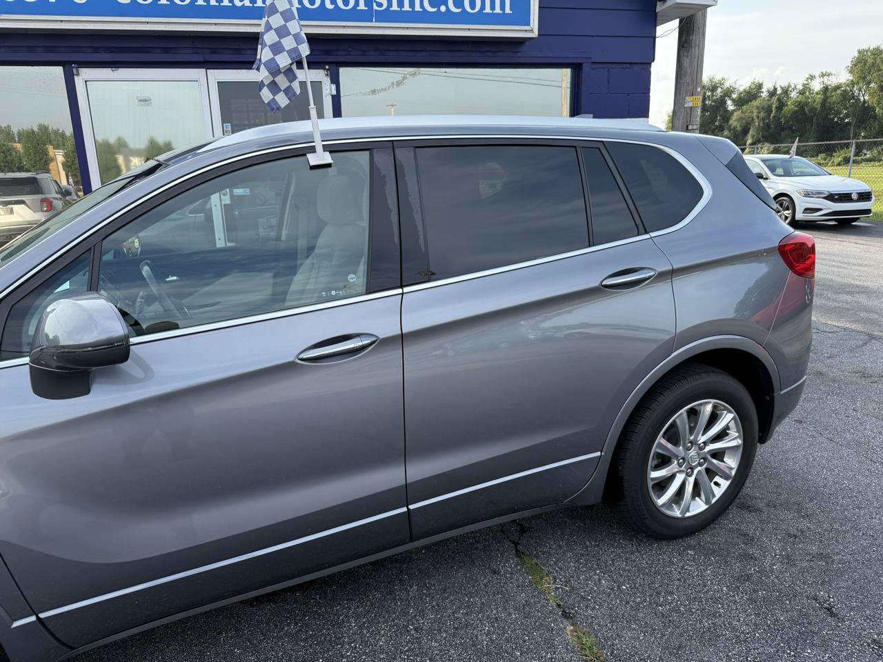 Used 2019 Buick Envision Essence AWD/4WD image 2