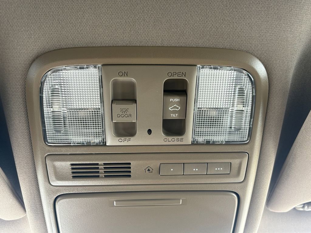 Used 2015 Honda Pilot Touring image 24