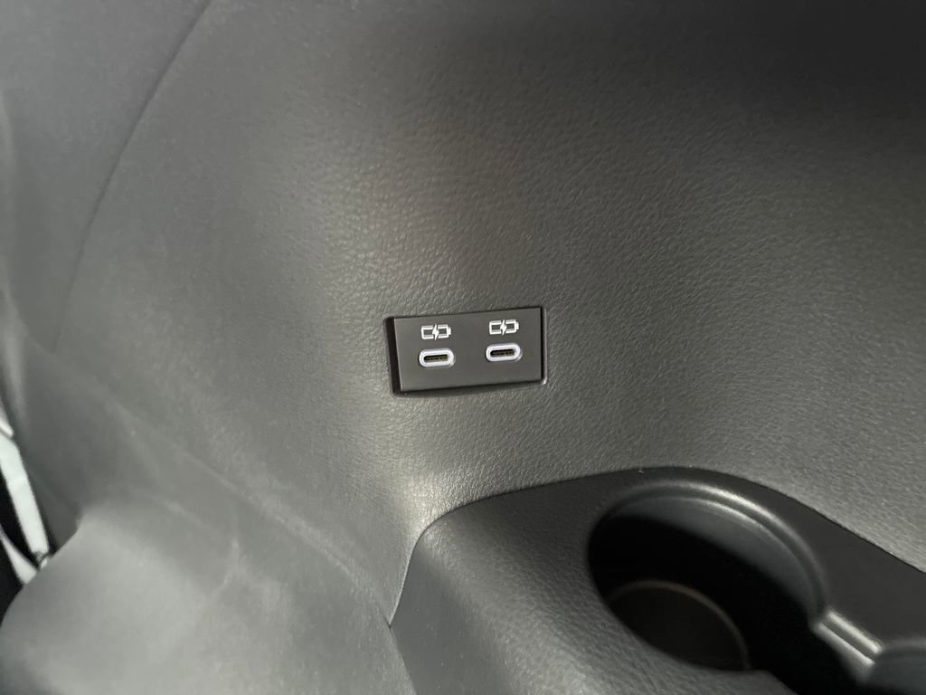 New 2026 Toyota Sienna XLE image 33