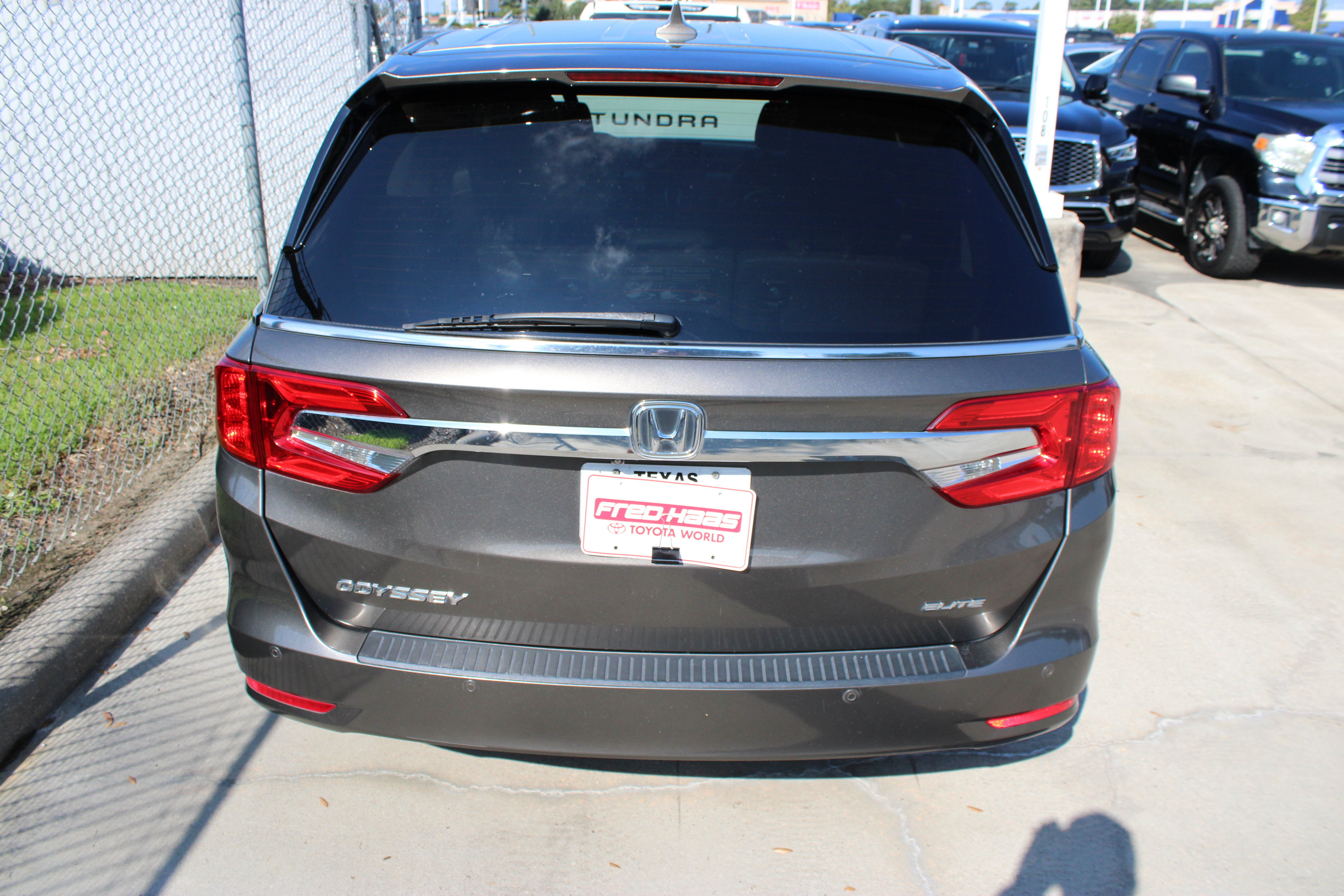 Used 2018 Honda Odyssey Elite image 8