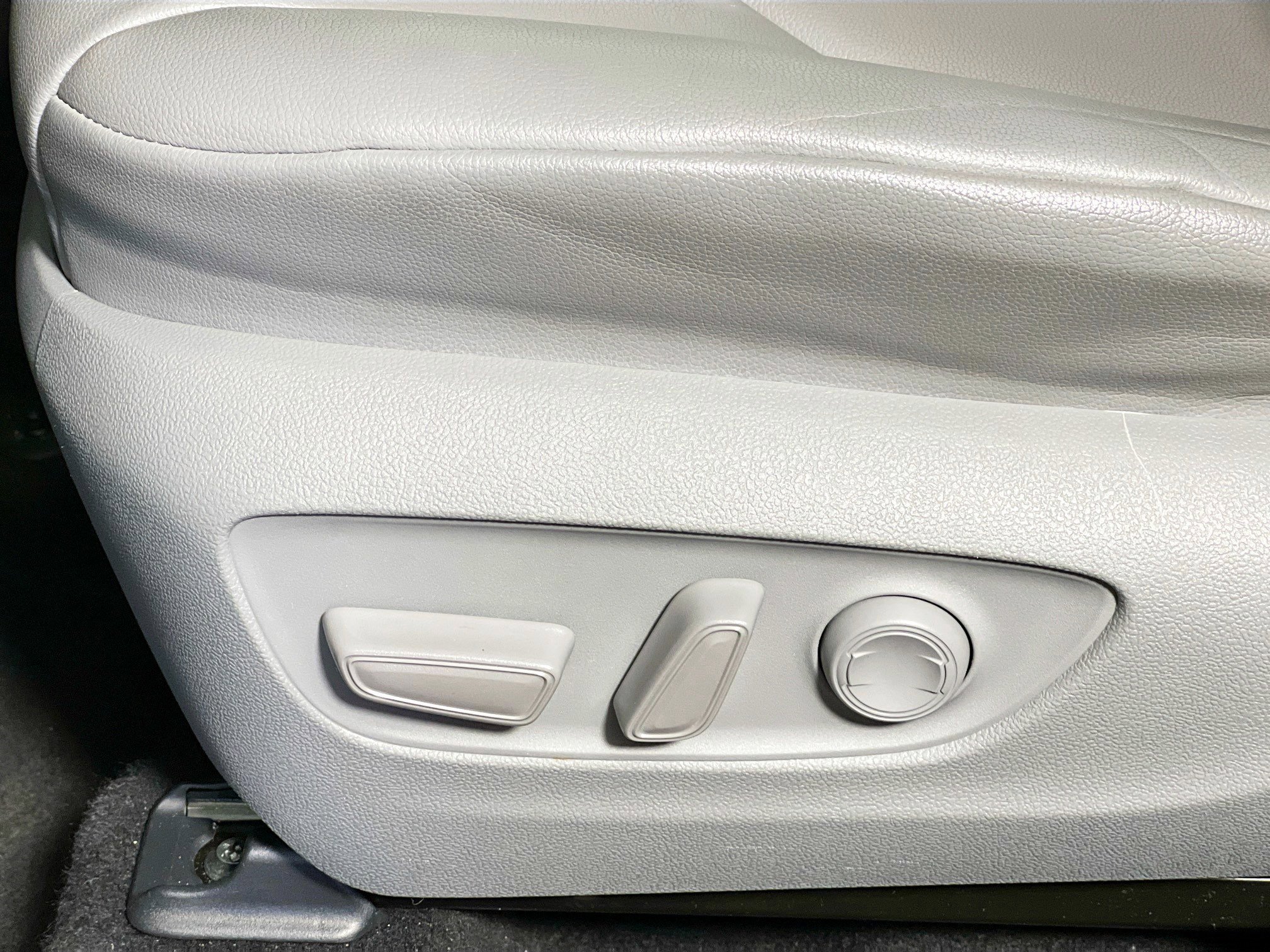 Used 2020 Toyota Highlander XLE image 15