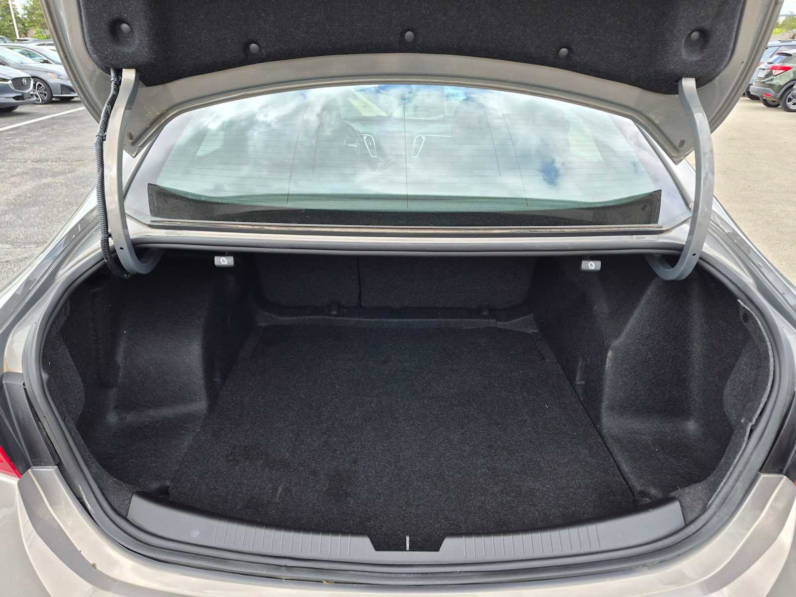 Used 2018 Chevrolet Malibu LT FWD image 27