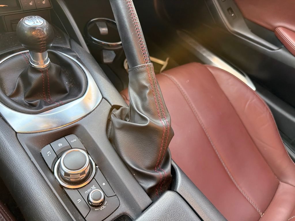 Used 2019 MAZDA MX-5 Miata RF Grand Touring w/ GT-S Package RWD image 19