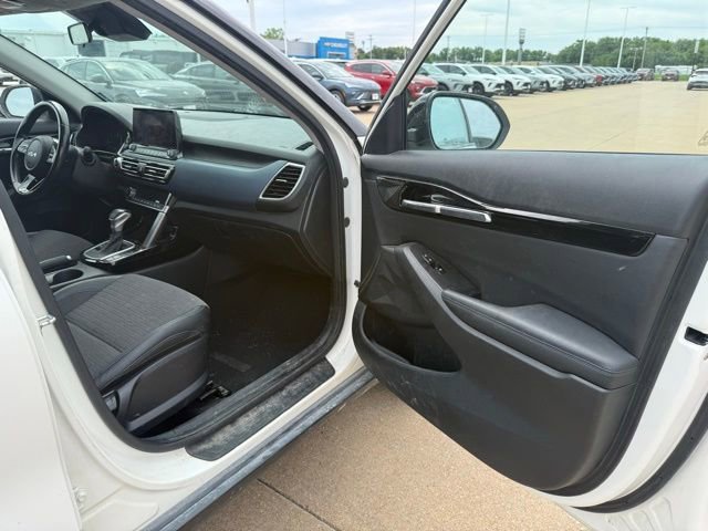 Used 2022 Kia Seltos S FWD image 23