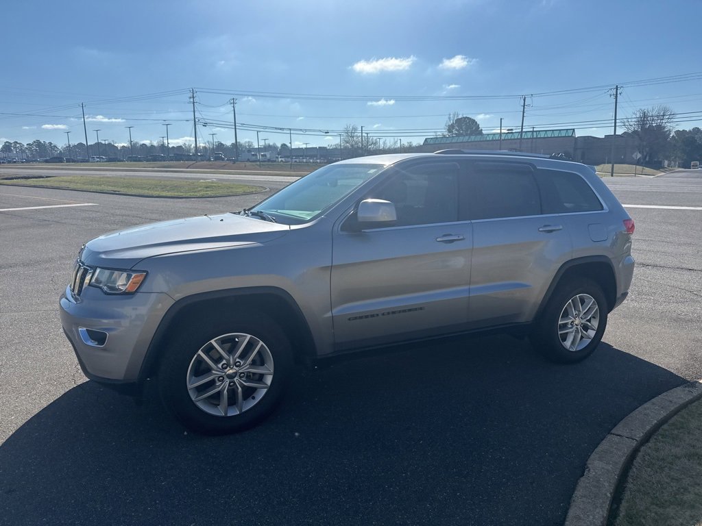 Used 2017 Jeep Grand Cherokee Laredo w/ Quick Order Package 2BE image 11