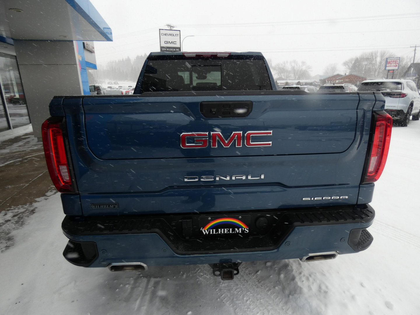 Used 2024 GMC Sierra 1500 Denali w/ Denali Reserve Package image 4