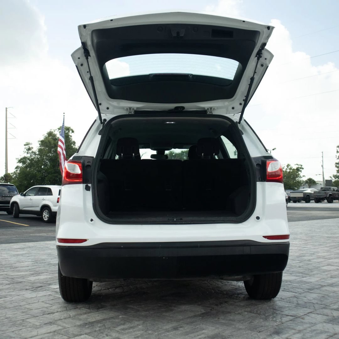 Used 2020 Chevrolet Equinox LS FWD image 28