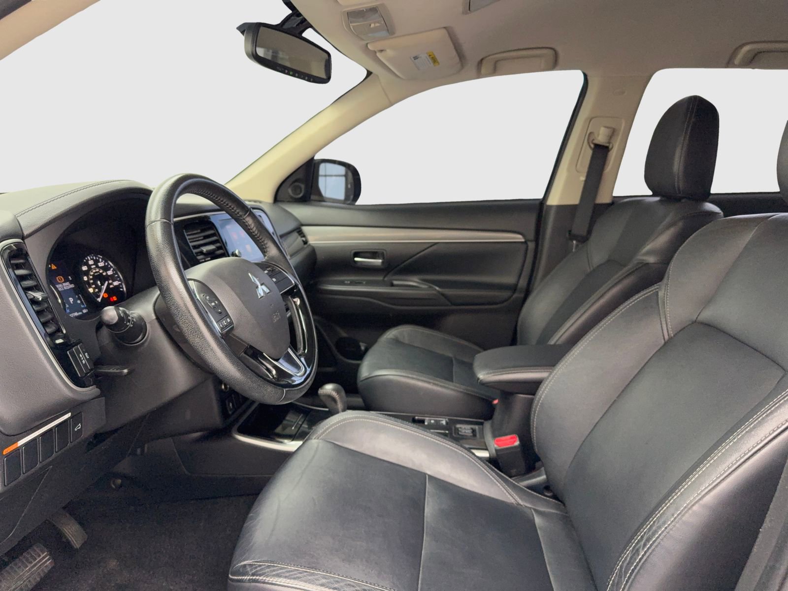 Used 2019 Mitsubishi Outlander SEL image 17