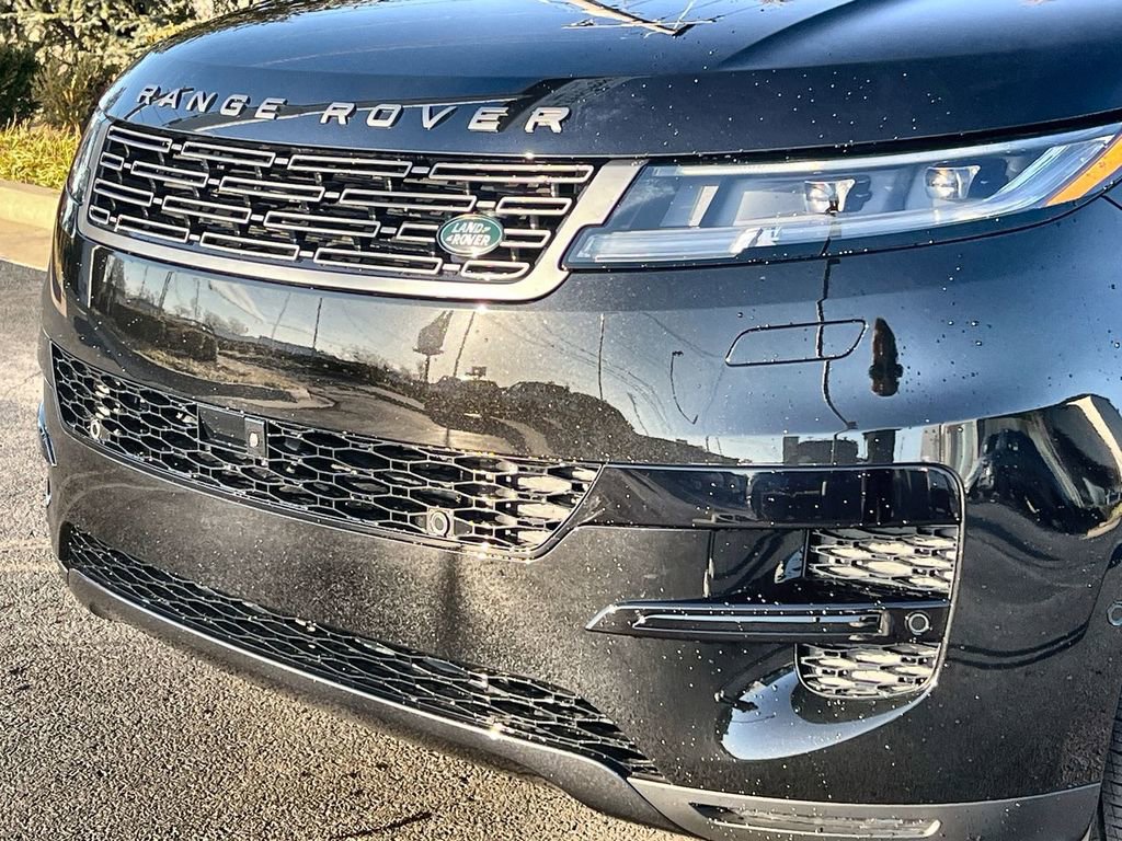 Used 2026 Land Rover Range Rover Sport SE image 9