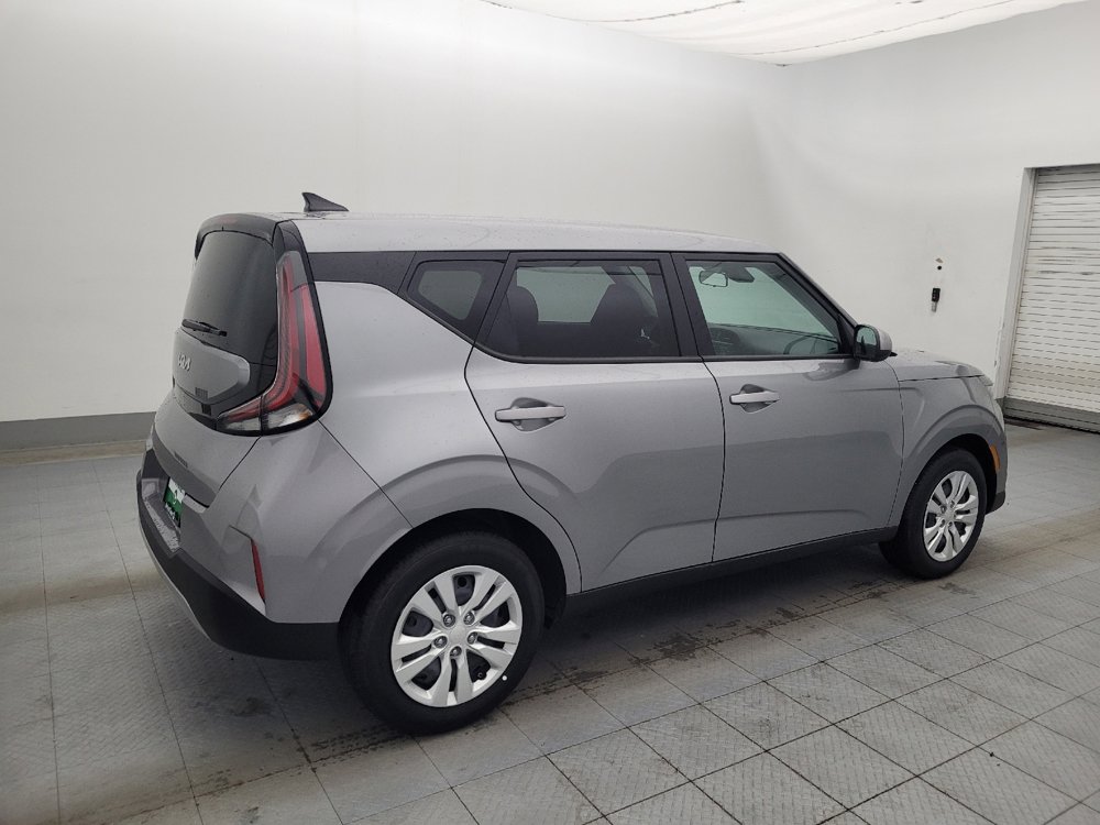 Used 2025 Kia Soul LX image 10